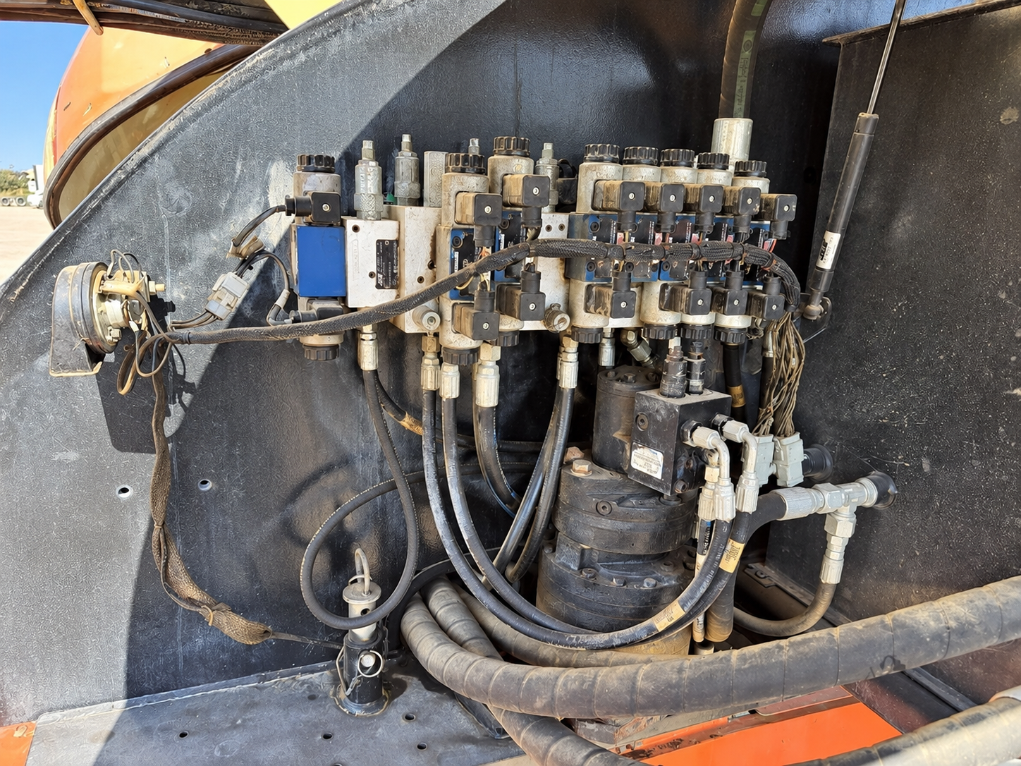 2007 JLG 460SJ Boom Lift - Image 7