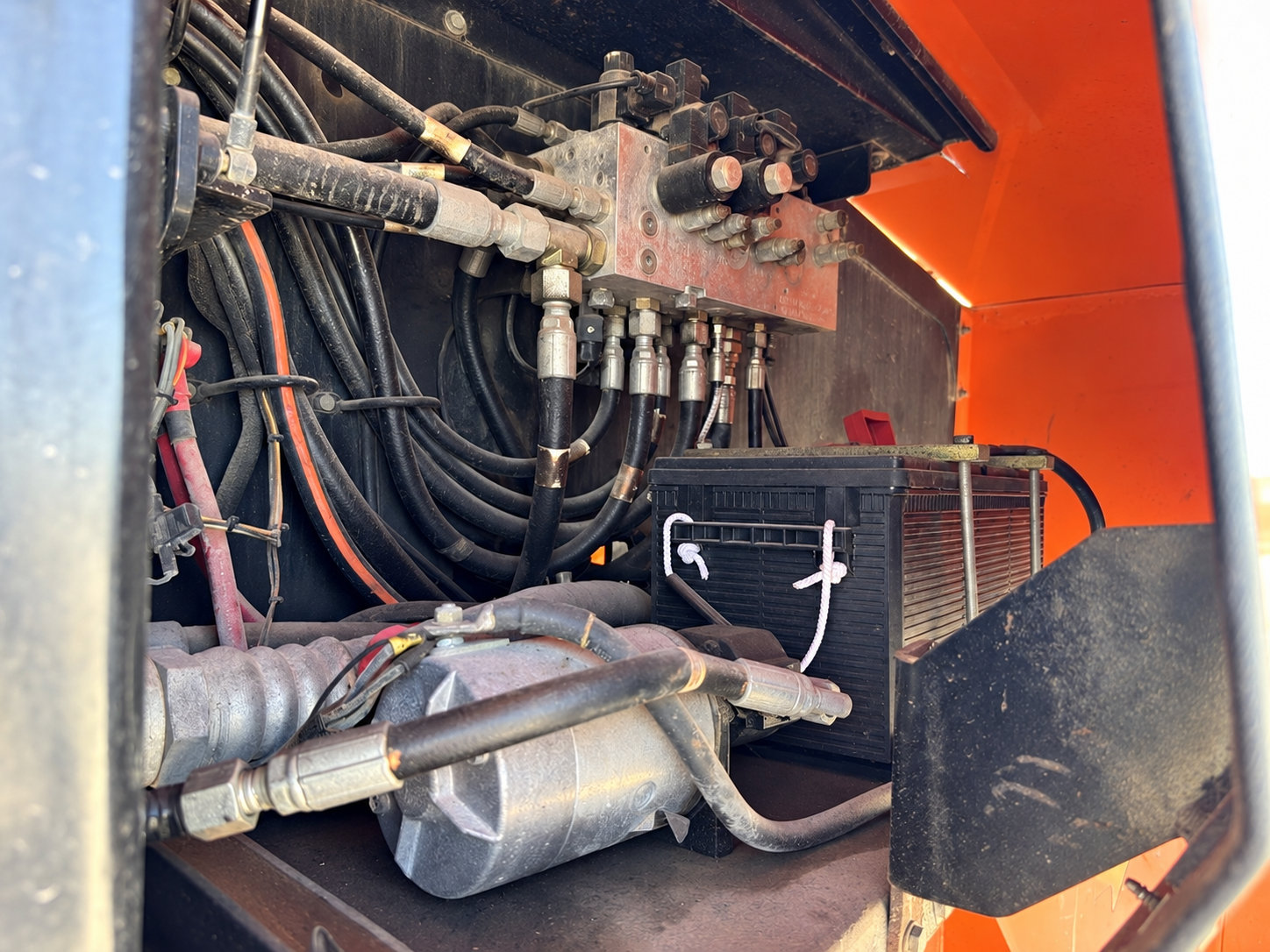 2007 JLG 1350SJP Boom Lift - Image 11