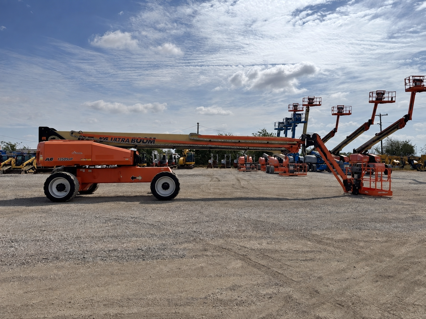 2007 JLG 1350SJP Boom Lift - Image 2