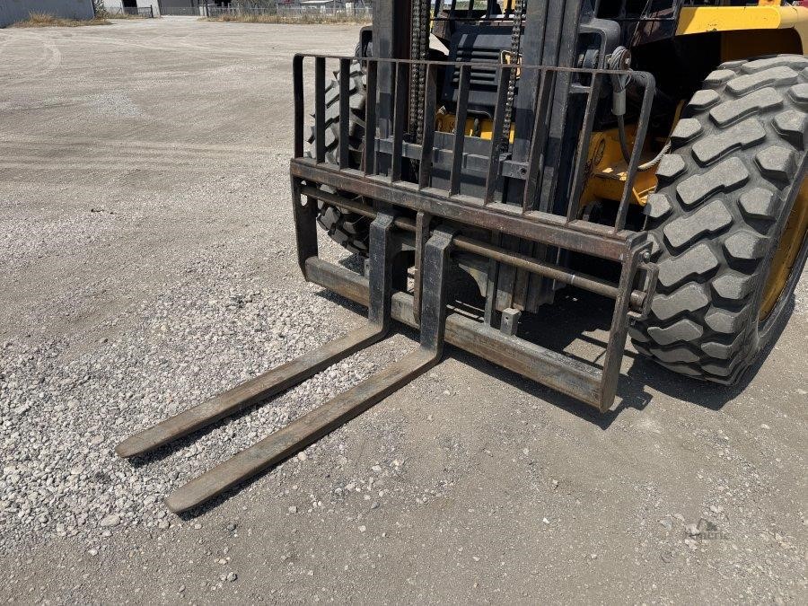 2009 JCB 930 Rough Terrain Forklift - Image 13