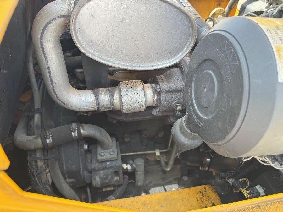 2009 JCB 930 Rough Terrain Forklift - Image 15
