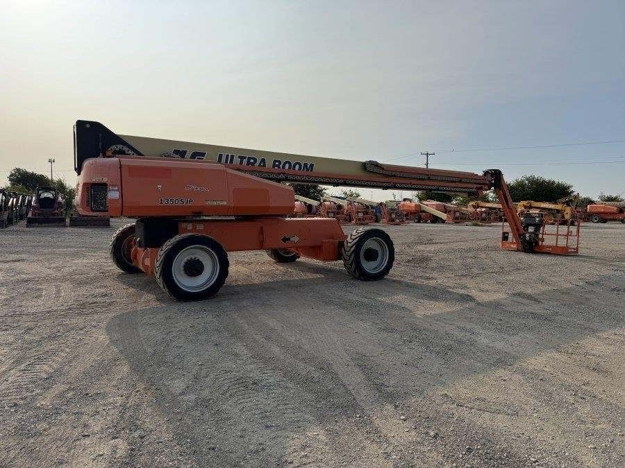 2009 JLG 1350SJP Boom Lift - Image 3