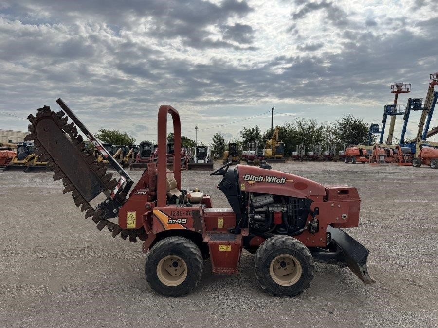 2015 Ditch Witch RT45 Ride-On Trencher - Image 4