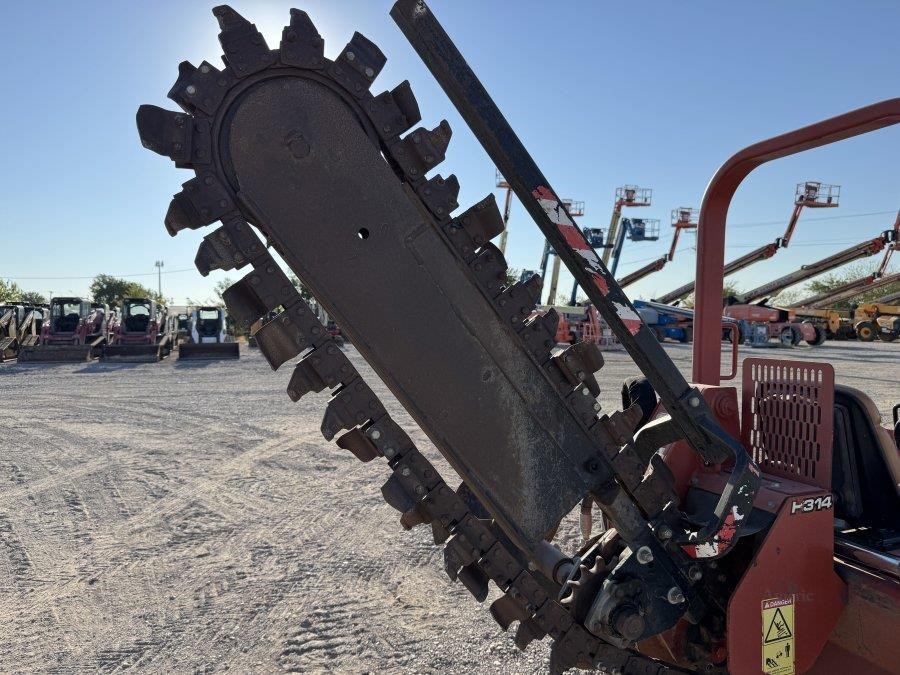 2015 Ditch Witch RT45 Ride-On Trencher - Image 10