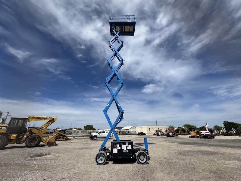 2017 Genie GS-4069DC Rough Terrain Scissor Lift - Image 16