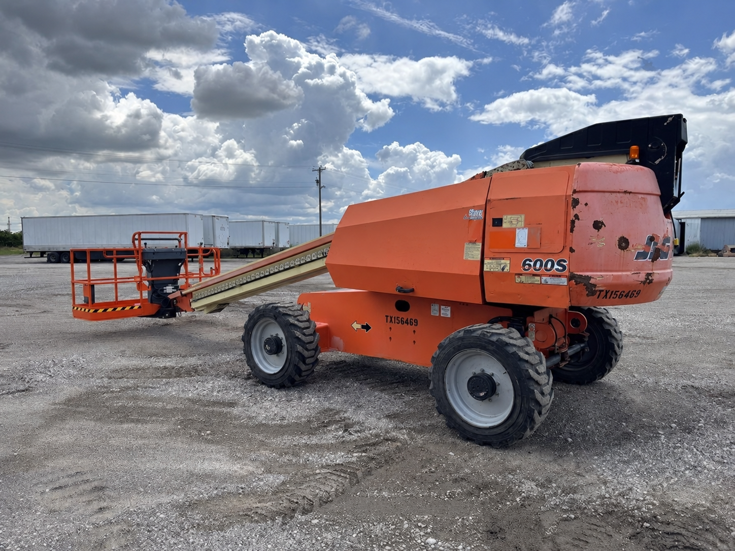2017 JLG 600S 2WD Boom Lift - Image 3