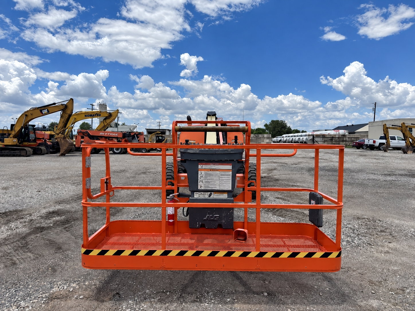 2017 JLG 600S 2WD Boom Lift - Image 6
