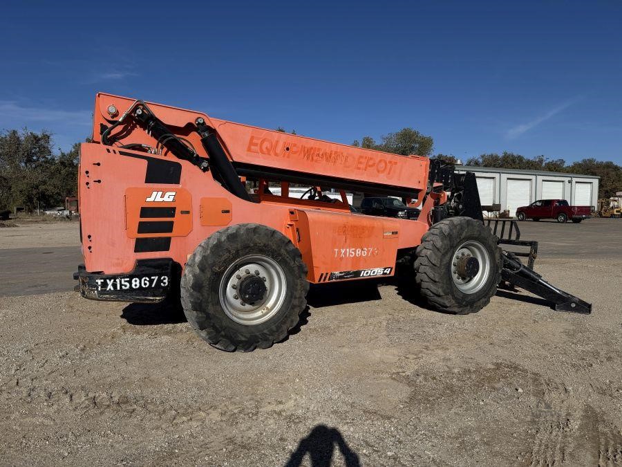 2017 Skytrak 10054 Telehandler - Image 3