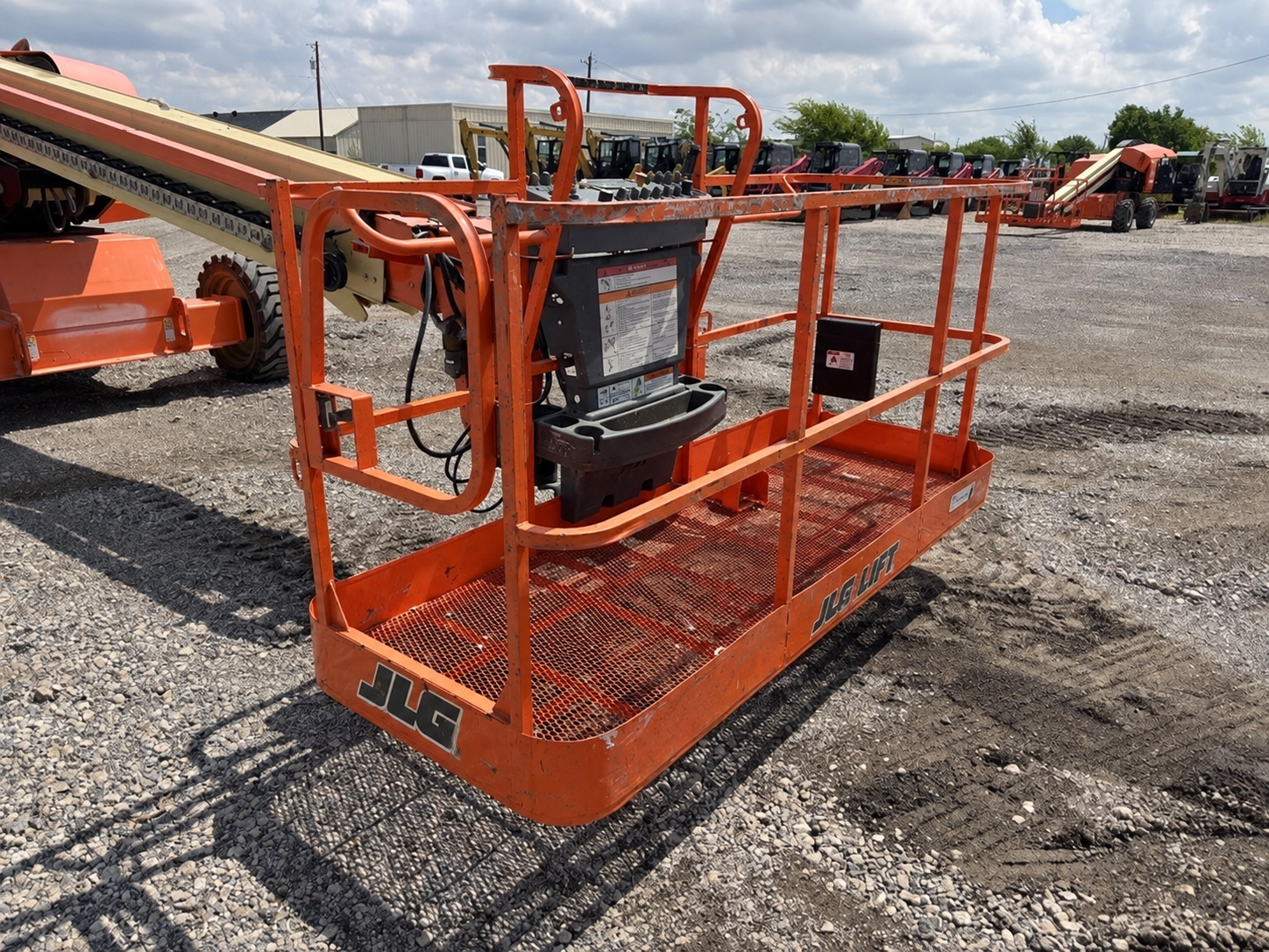 2018 JLG 600S 2WD Boom Lift - Image 6