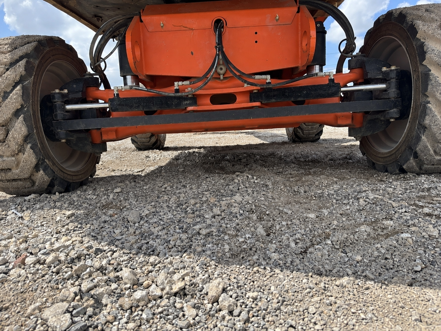 2018 JLG 600S 2WD Boom Lift - Image 10