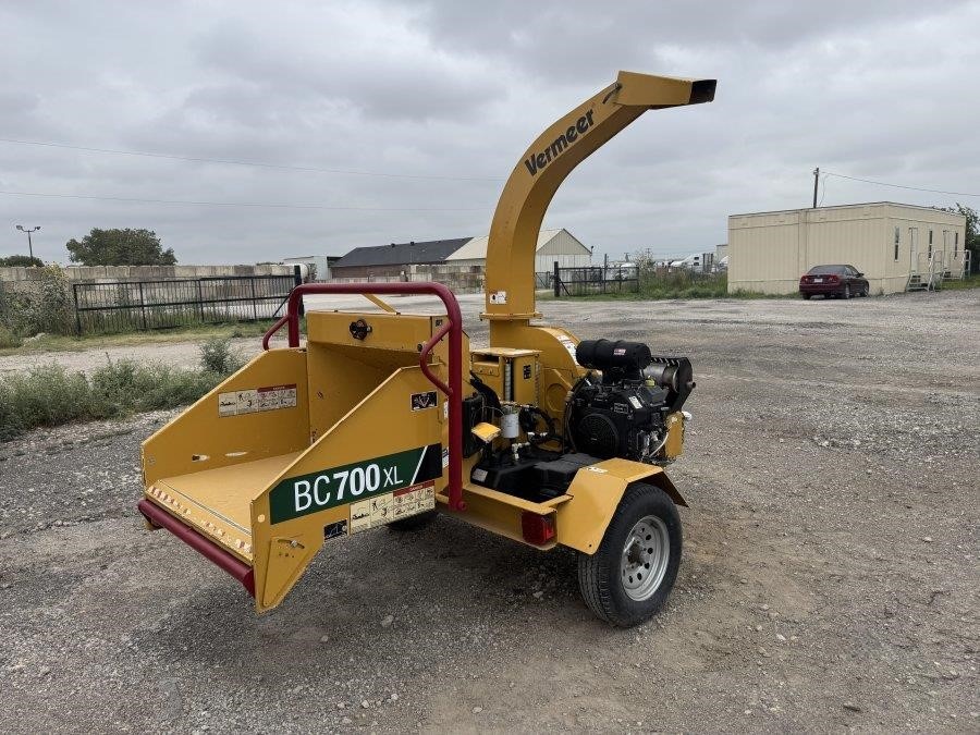 2021 Vermeer BC700XL Towable Wood Chipper