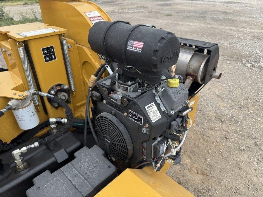 2021 Vermeer BC700XL Towable Wood Chipper - Image 10