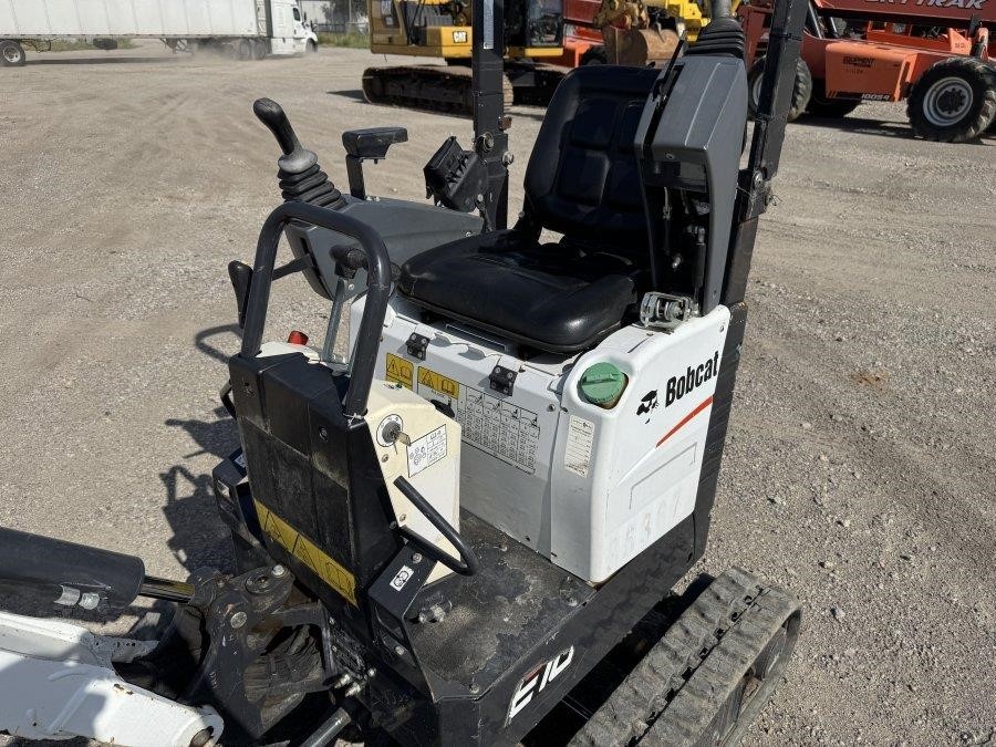 2022 Bobcat E10 Mini Excavator - Image 32
