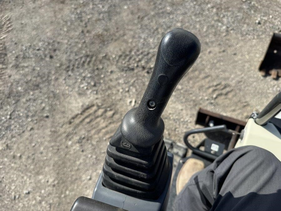 2022 Bobcat E10 Mini Excavator - Image 35
