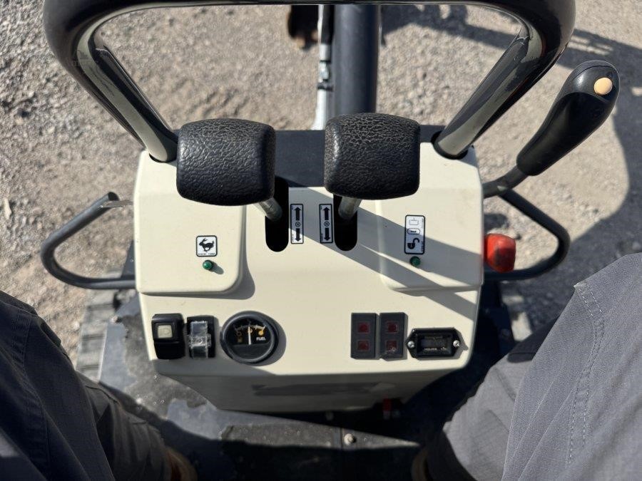 2022 Bobcat E10 Mini Excavator - Image 36