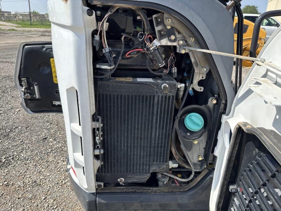 2021Bobcat E20 Mini Excavator - Image 33