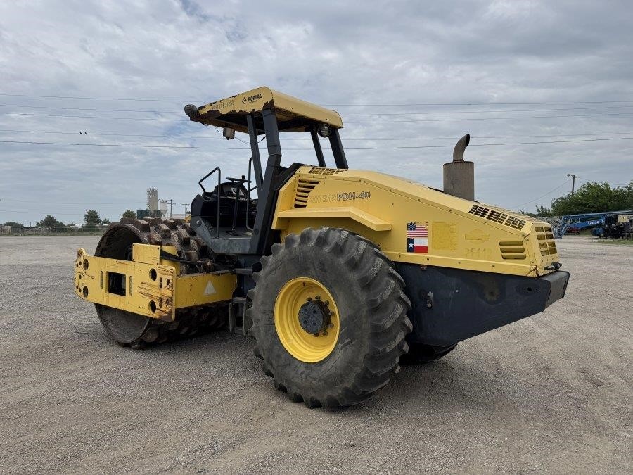 2012 BOMAG BW213PDH-40 Padfoot Compactor - Image 3