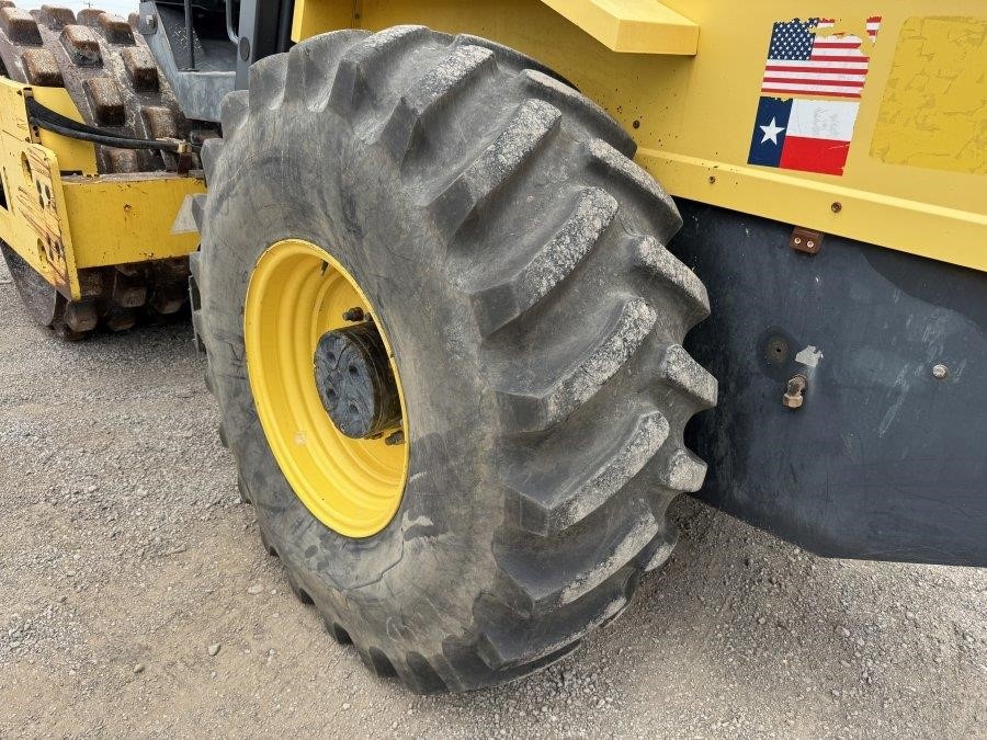 2012 BOMAG BW213PDH-40 Padfoot Compactor - Image 11