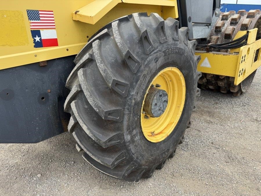 2012 BOMAG BW213PDH-40 Padfoot Compactor - Image 12