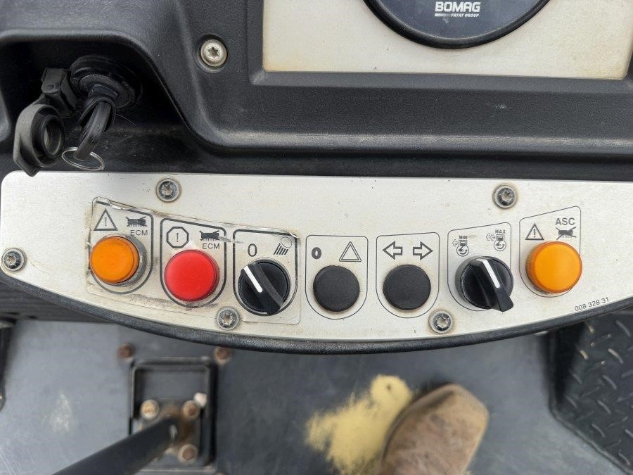 2012 BOMAG BW213PDH-40 Padfoot Compactor - Image 39