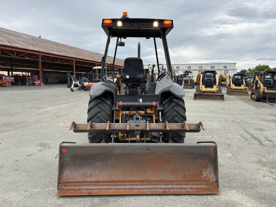 2021 Case 570N EP Skip Loader - Image 4