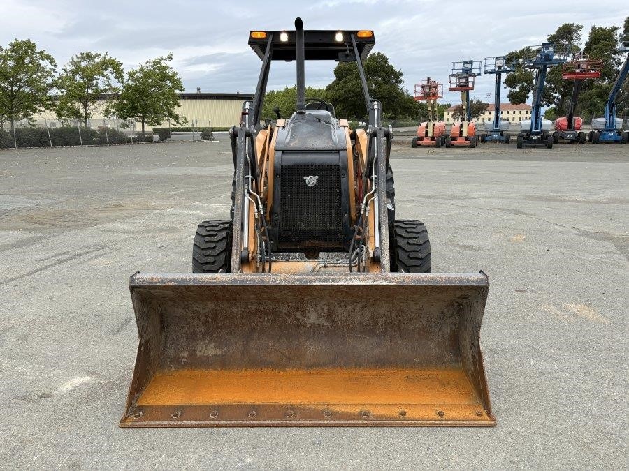 2021 Case 570N EP Skip Loader - Image 8