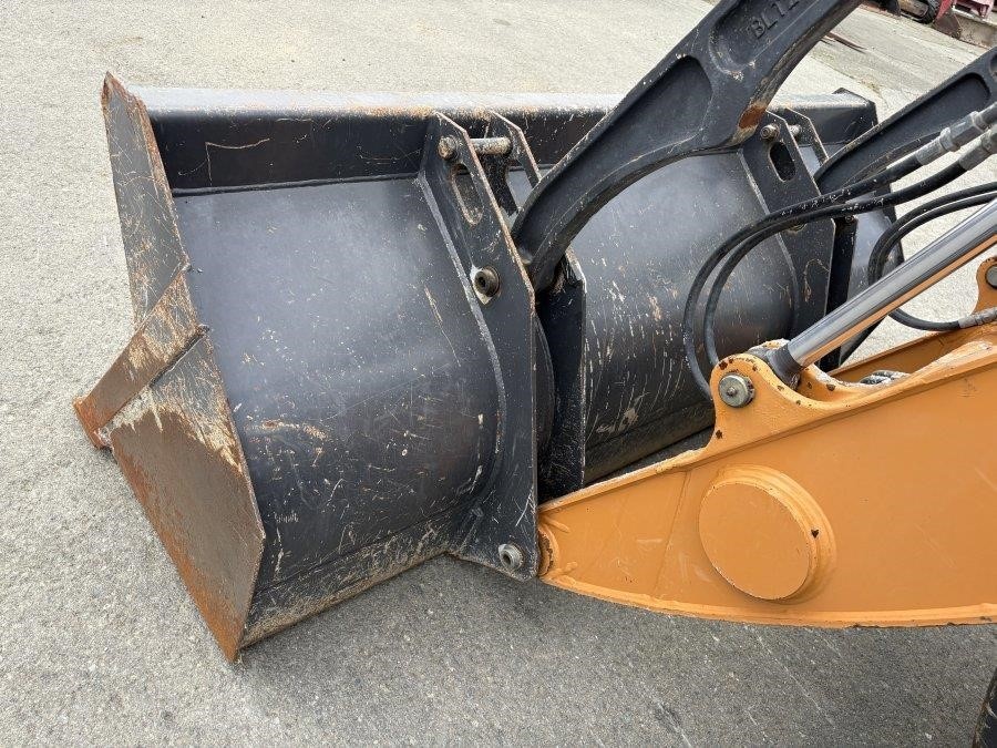 2021 Case 570N EP Skip Loader - Image 16
