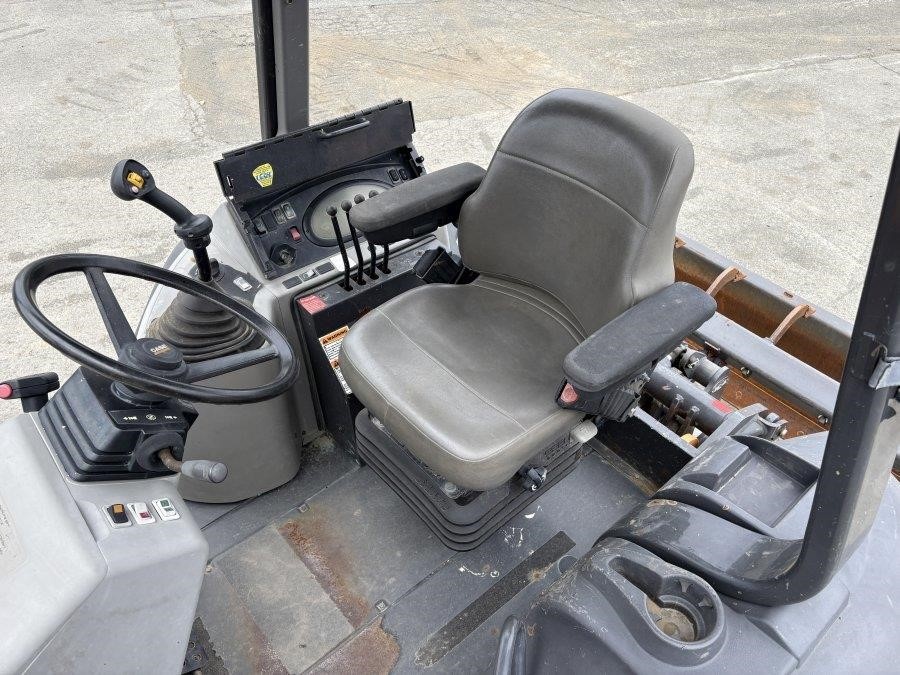2021 Case 570N EP Skip Loader - Image 27