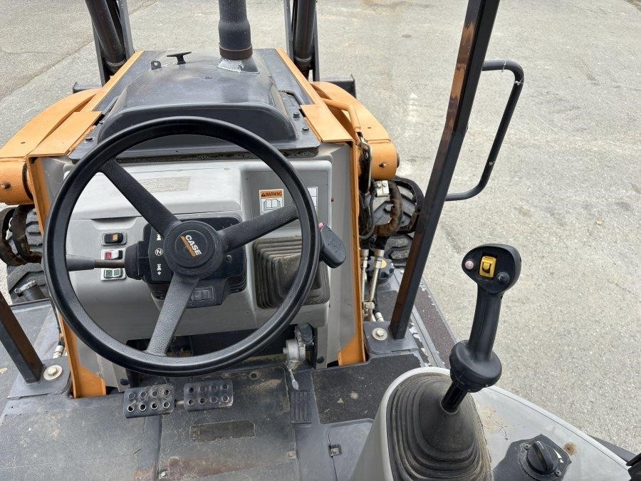 2021 Case 570N EP Skip Loader - Image 28