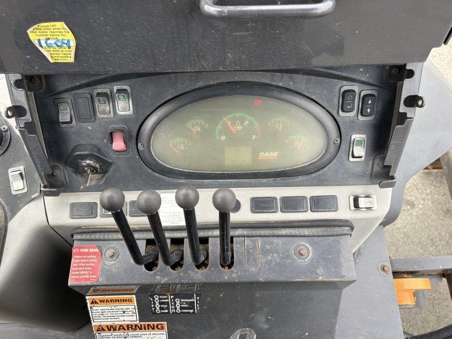 2021 Case 570N EP Skip Loader - Image 30