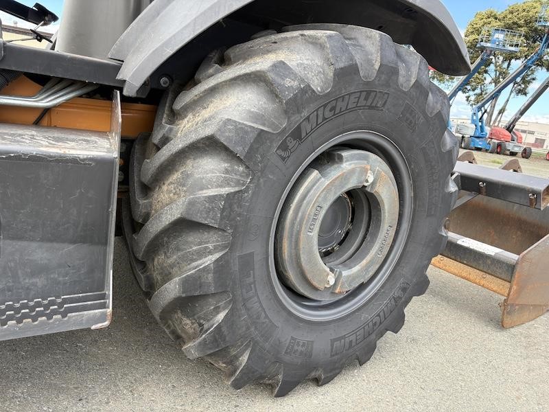 2021 Case 570N EP Skip Loader - Image 10