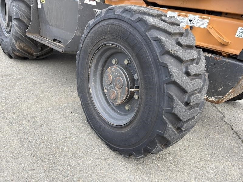 2021 Case 570N EP Skip Loader - Image 11