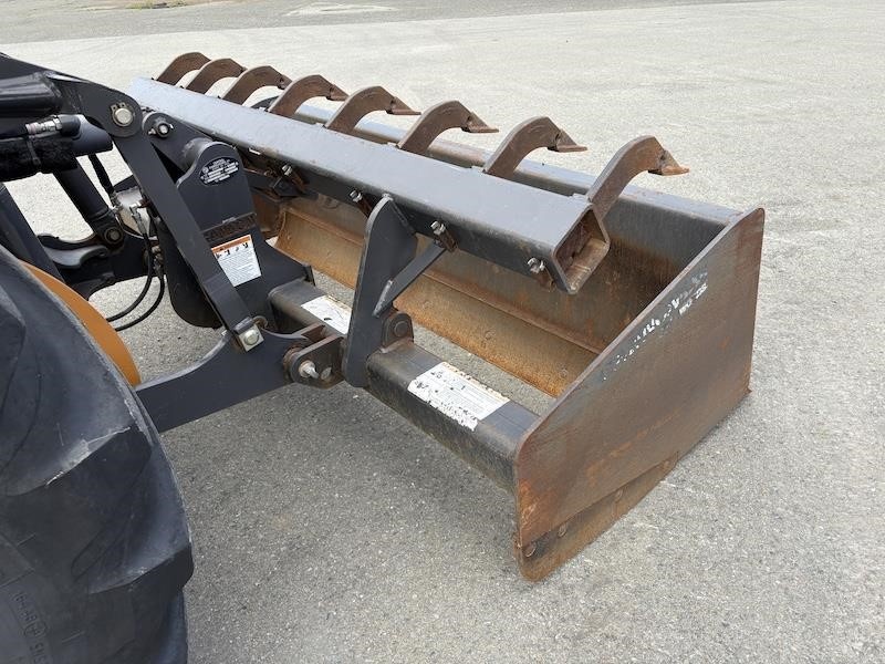 2021 Case 570N EP Skip Loader - Image 17
