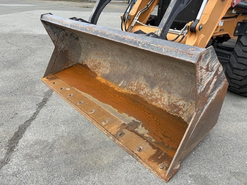 2021 Case 570N EP Skip Loader - Image 19
