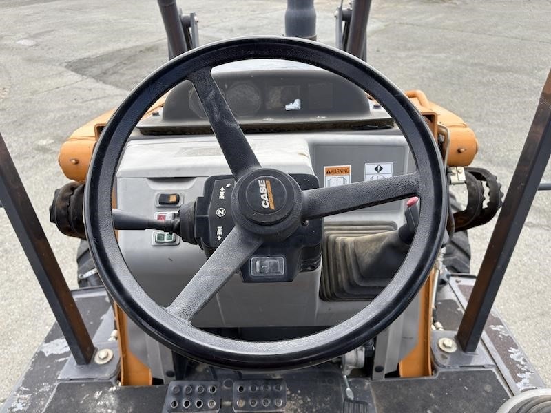 2021 Case 570N EP Skip Loader - Image 23