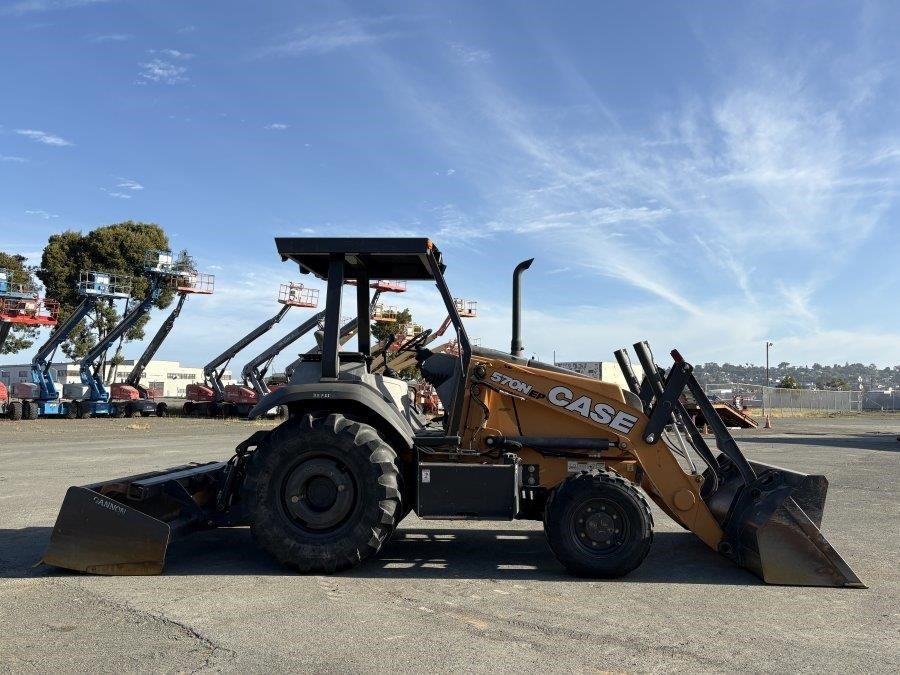 2020 Case 570N EP Skip Loader - Image 6