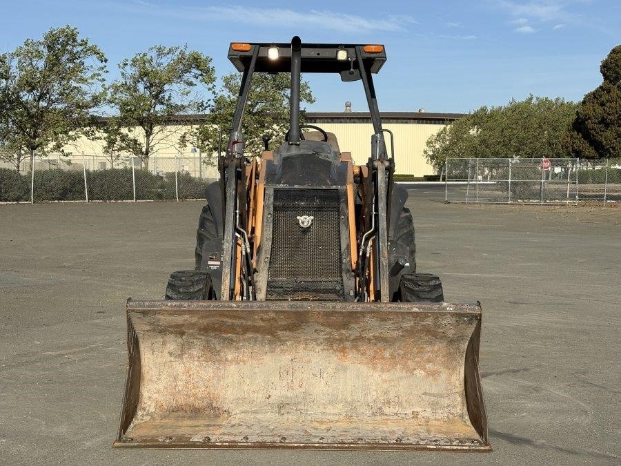 2020 Case 570N EP Skip Loader - Image 8