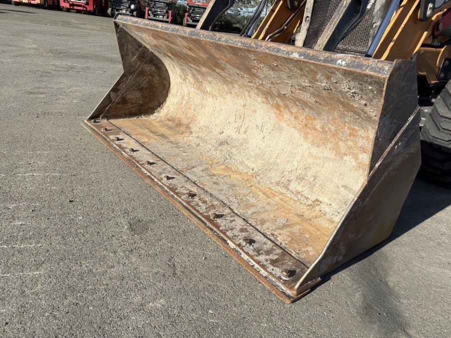 2020 Case 570N EP Skip Loader - Image 21