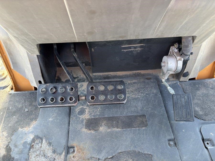2020 Case 570N EP Skip Loader - Image 34