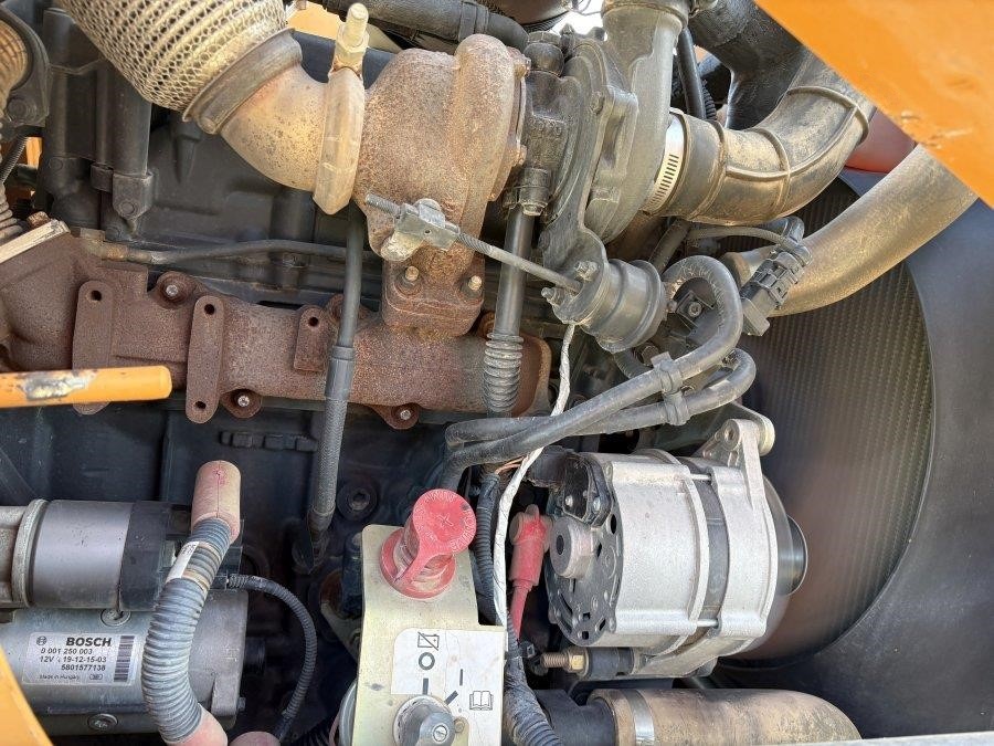 2020 Case 570N EP Skip Loader - Image 37