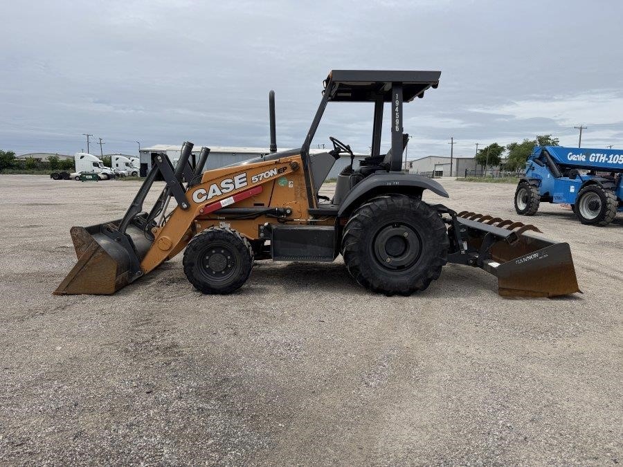 2020 Case 570N EP Skip Loader - Image 2