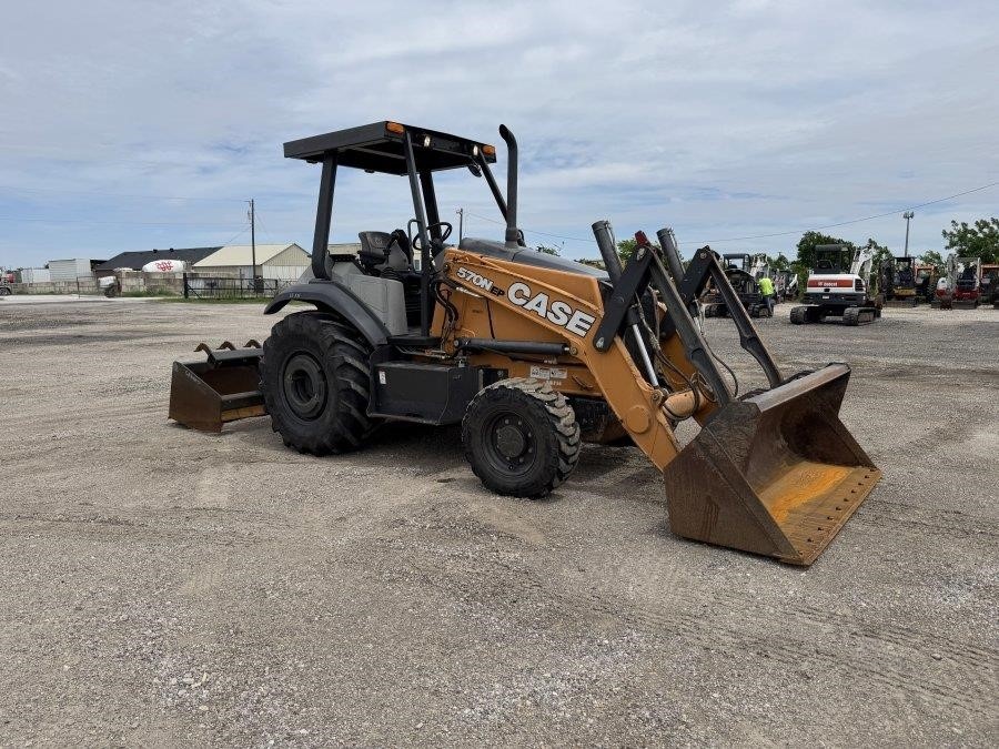 2020 Case 570N EP Skip Loader - Image 7