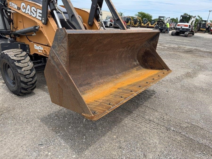 2020 Case 570N EP Skip Loader - Image 15