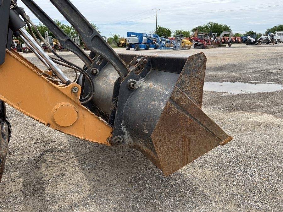2020 Case 570N EP Skip Loader - Image 16