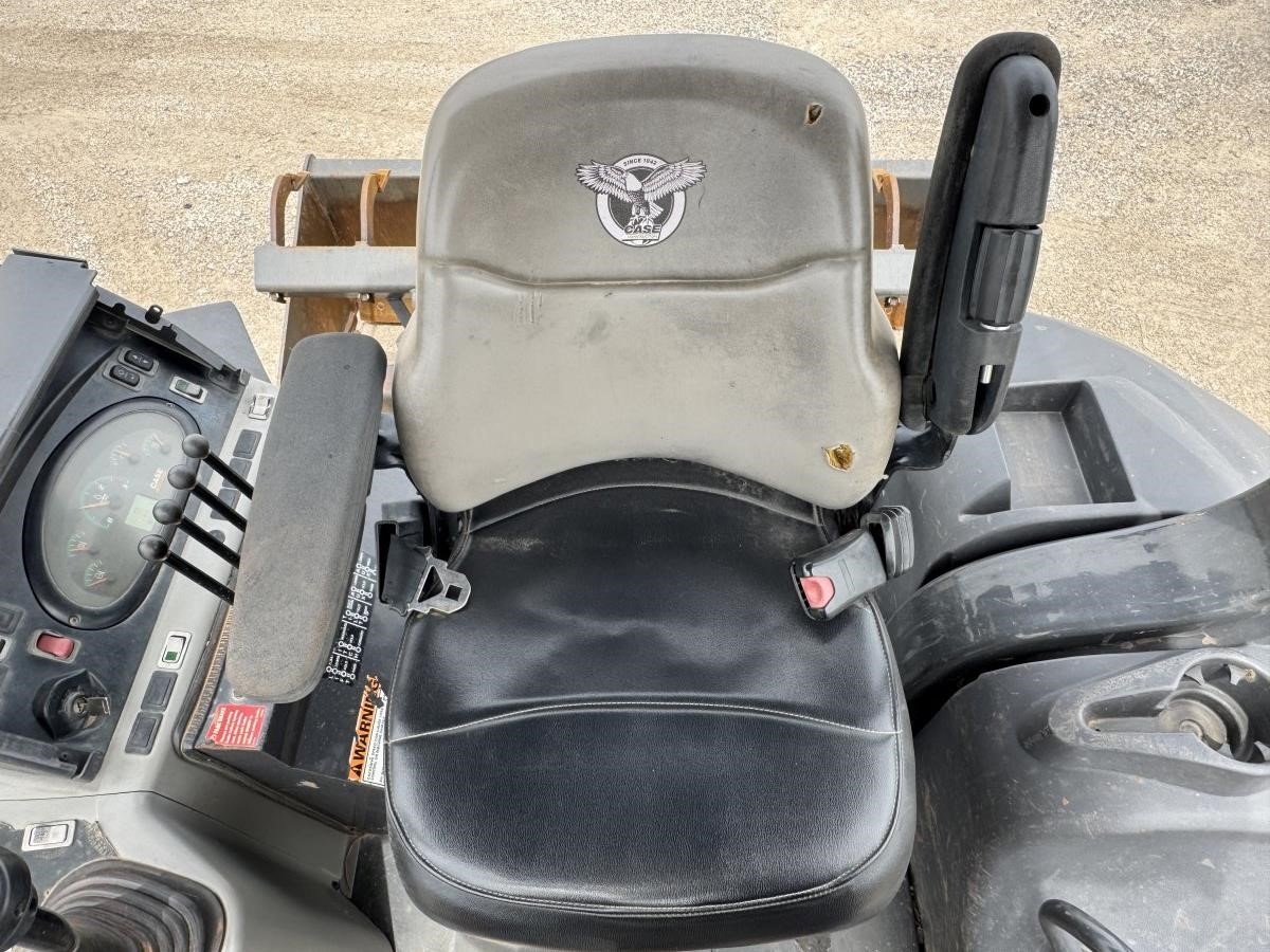 2020 Case 570N EP Skip Loader - Image 25