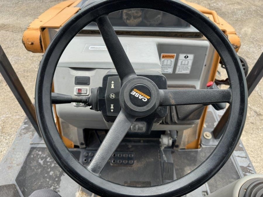 2020 Case 570N EP Skip Loader - Image 26