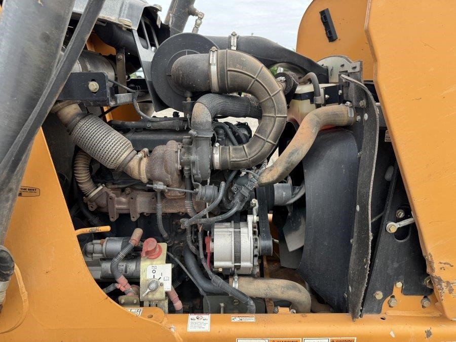 2020 Case 570N EP Skip Loader - Image 33