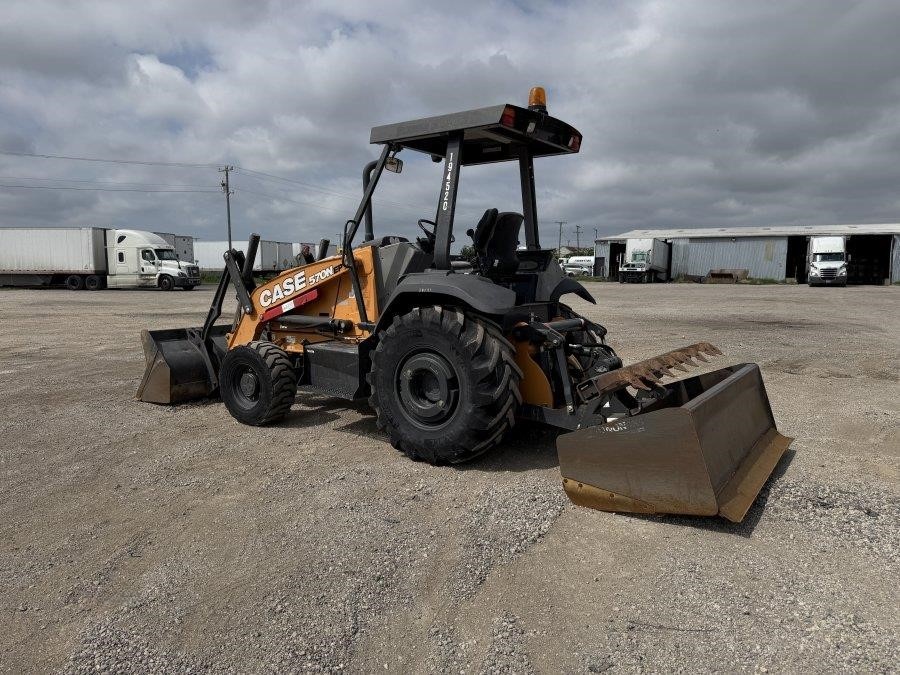 2020 Case 570N EP Skip Loader - Image 3