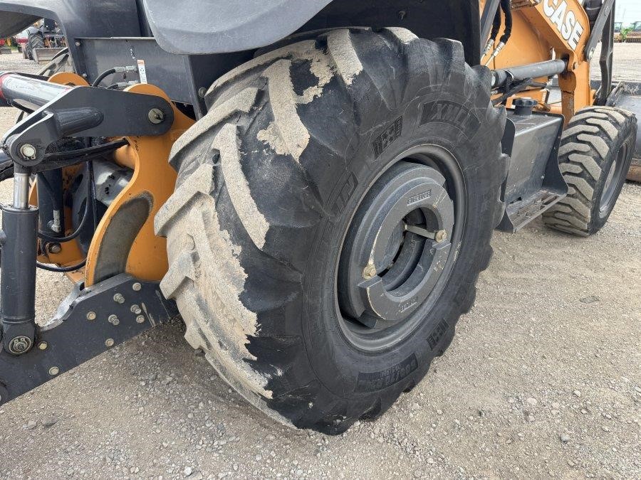 2020 Case 570N EP Skip Loader - Image 10