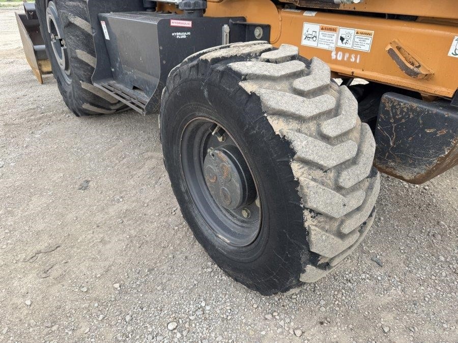 2020 Case 570N EP Skip Loader - Image 11